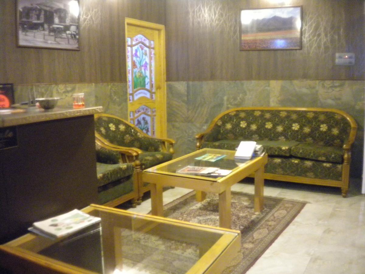 Srīnagar Blooming Dale Hotel מראה חיצוני תמונה